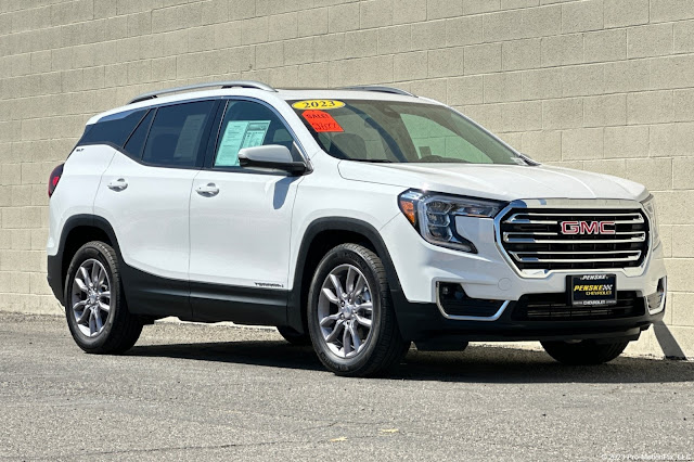 2023 GMC Terrain SLT
