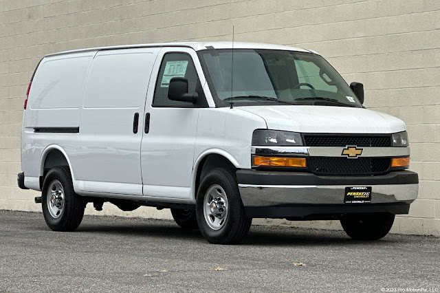 2026 Chevrolet Express 2500 Work Van