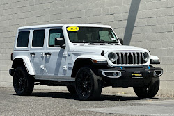 2024 Jeep Wrangler Sahara 4xe